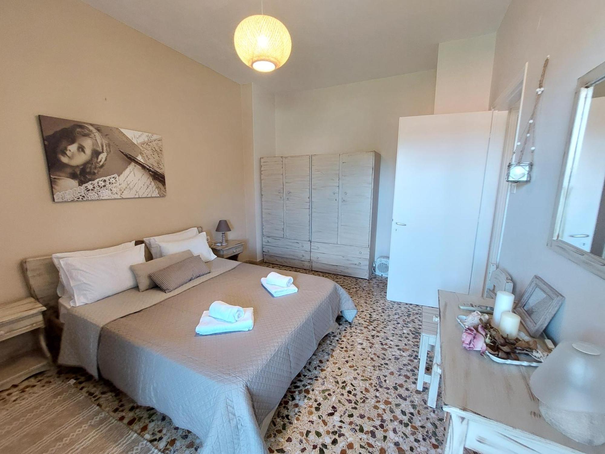 Lourantos Studios & Apartments バティ エクステリア 写真